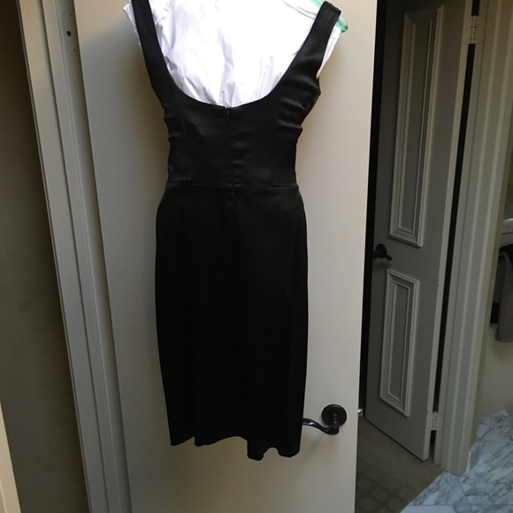 Like new. Stunning cocktail dress! - Picture 7 of 8